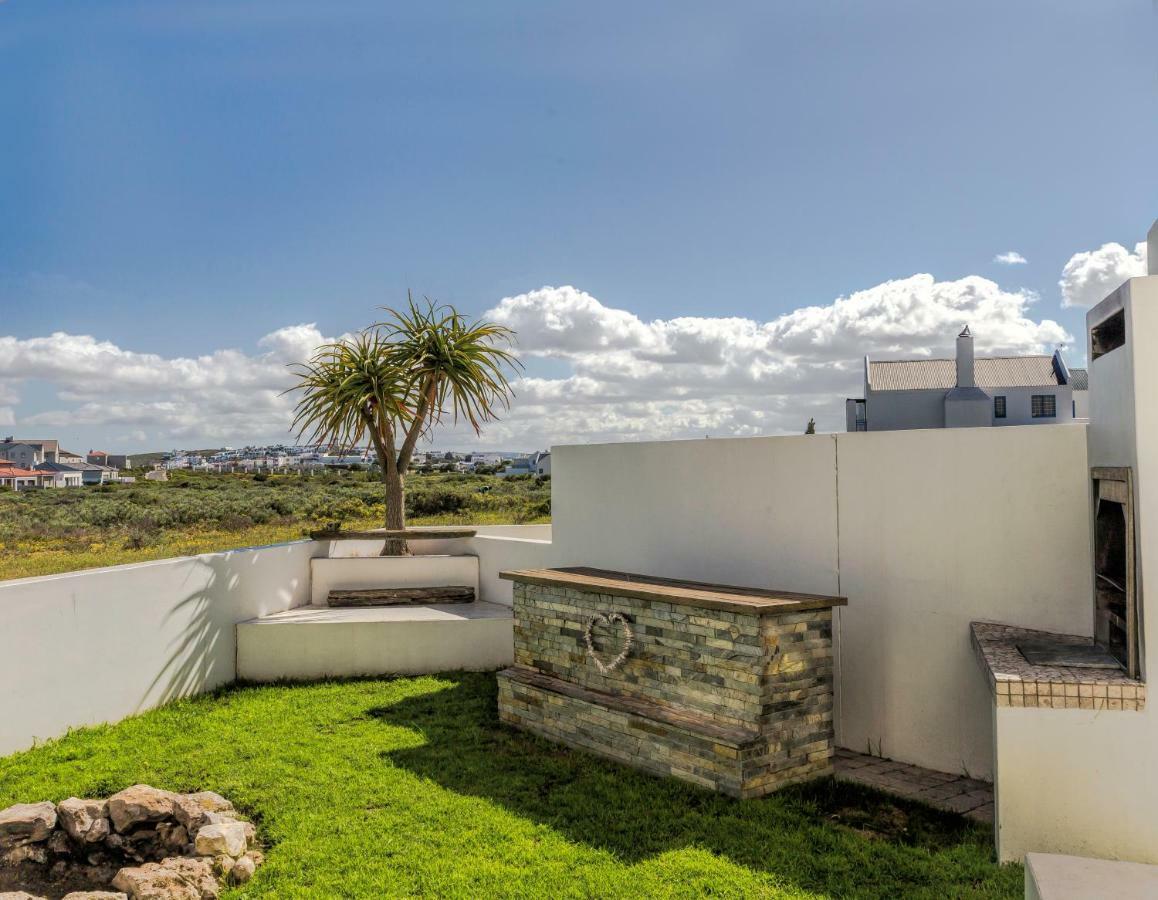 Perfect 10 - 10 To 13 Sleeper Luxury Holiday Home Breakage Deposit Of R2500 Per Weekend Lease Langebaan Exterior photo